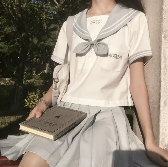 小泳者